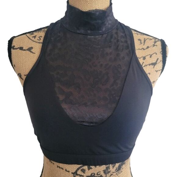 Victoria's Secret Small keyhole open back cheetah print black athletic crop top - Picture 3 of 7